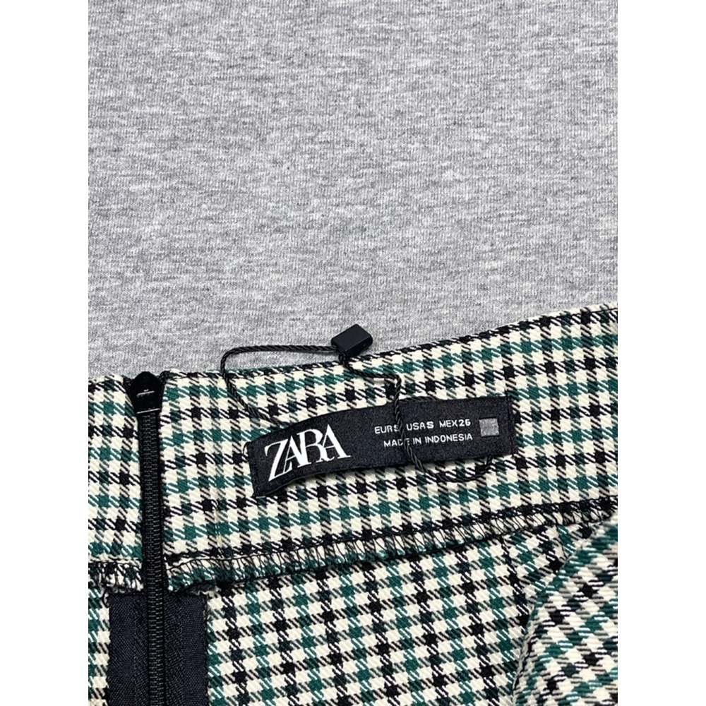 Women's Zara Green & Black Plaid Skort Size small - Picture 4 of 5